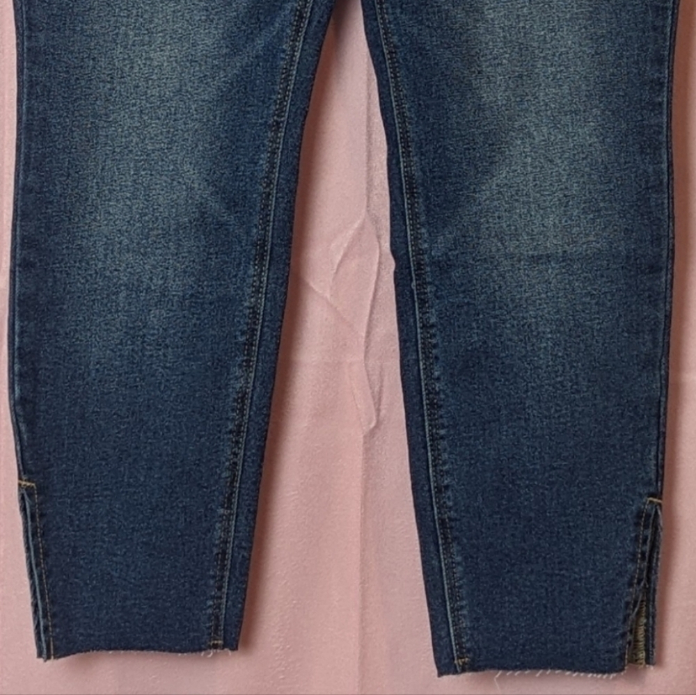 Old Navy High Rise Rockstar Super Skinny Split Hem Jeans size 12 Petite - Picture 3 of 8